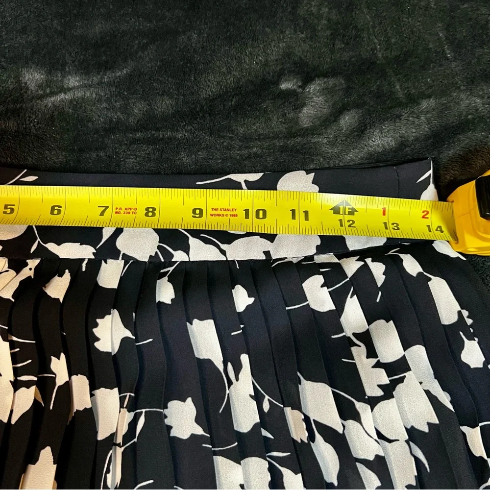 J‎ Crew Factory Women’s Navy Floral Knife Pleated Chiffon Lined Midi Skirt 2